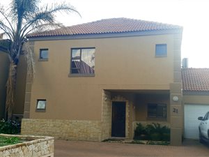 3 Bed Duplex in Mantevrede