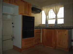 3 Bed Flat in Rietfontein