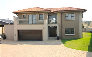 5 Bedroom House in Cedar Creek
