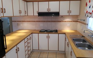 2 Bedroom House in De Zoete Inval