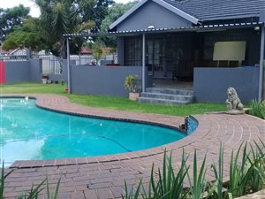 4 Bedroom House in Glenanda