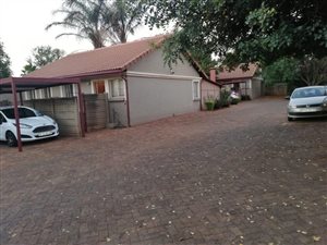 3 Bed Simplex in Pierre van Ryneveld