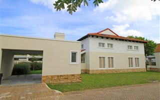 2 Bedroom Apartment in Keurboomstrand