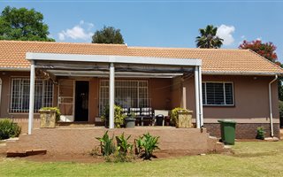 3 Bedroom House in Isandovale