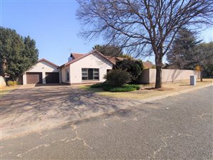 4 Bed House in Sharon Park
