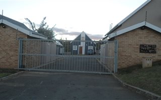2 Bedroom Simplex in Sunny Ridge