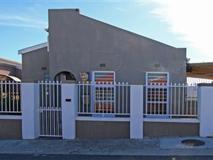 3 Bed House in Strandfontein