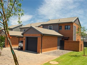 3 Bed Duplex in Sunnyside