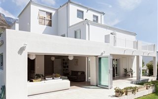 2 Bedroom Cluster in Vredehoek
