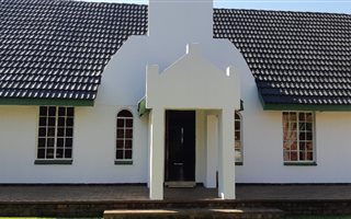 5 Bedroom House in Denneoord
