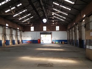 1700 m² Industrial space in Comet