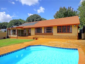 4 Bed House in Montgomery Park