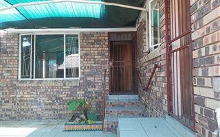 3 Bedroom Townhouse in Brits