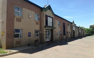 880 m² Industrial space in City Deep