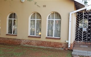 4 Bedroom House in Heuwelsig