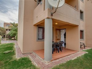 2 Bed Apartment in Weltevreden Park