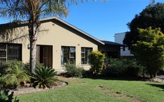 4 Bedroom House in Amandelrug
