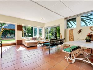 9 Bed House in Winston Ridge