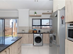 3 Bed House in Thatchfield