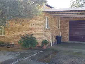 2 Bed Townhouse in Robin Park
