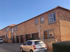 3 Bed Townhouse in Wilgeheuwel