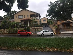 7 Bed House in Mobeni