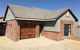 2 Bedroom Townhouse in Meyersdal Nature Estate