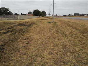 3.3 ha Land available in Putfontein