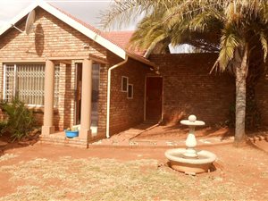 3 Bed House in Highveld