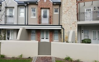 2 Bedroom Apartment in Nooitgedacht