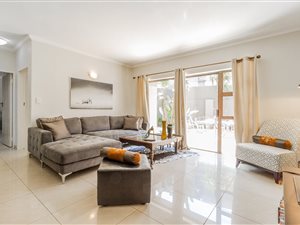 2 Bed Apartment in Lakefield
