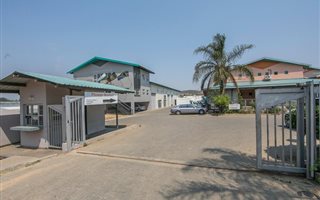 350 m² Commercial space in Barbeque Downs