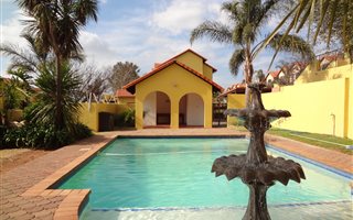 3 Bedroom Apartment in Sundowner