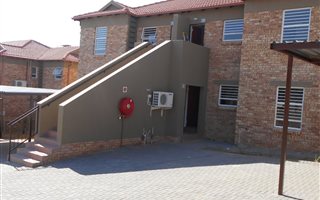 3 Bedroom Apartment in Wilgeheuwel