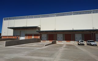 8600 m² Industrial space in Louwlardia