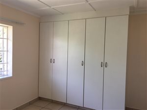 2 Bed Townhouse in Crown Gardens
