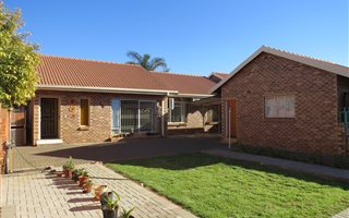 3 Bedroom House in Royldene