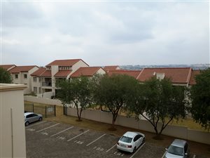 3 Bed Apartment in Country View