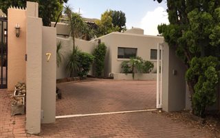 3 Bedroom Cluster in Bryanston West