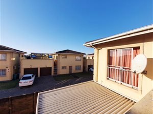 2 Bed Apartment in Veld En Vlei