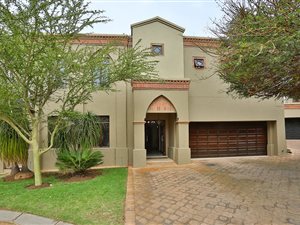 3 Bed Cluster in Eagle Canyon Golf Estate