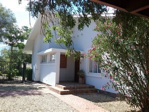 4 Bed House in Langerug