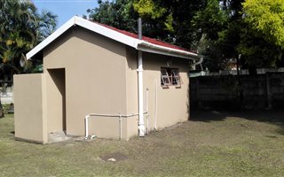 Bachelor apartment in Pinetown Central