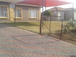 3 Bed House in Rosslyn