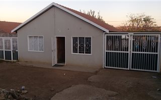 2 Bedroom House in Johannesburg Central and CBD