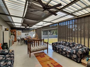 3 Bed House in Daggafontein