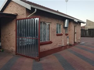 3 Bed House in Madiba Park
