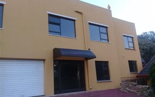 3 Bedroom Garden Cottage in Quellerina