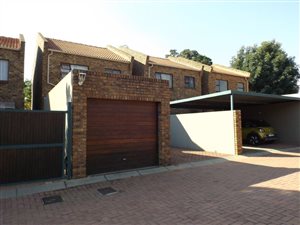 2 Bed Townhouse in Randpark Ridge