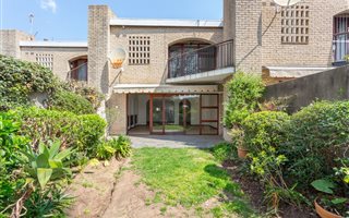 3 Bedroom Apartment in Solridge